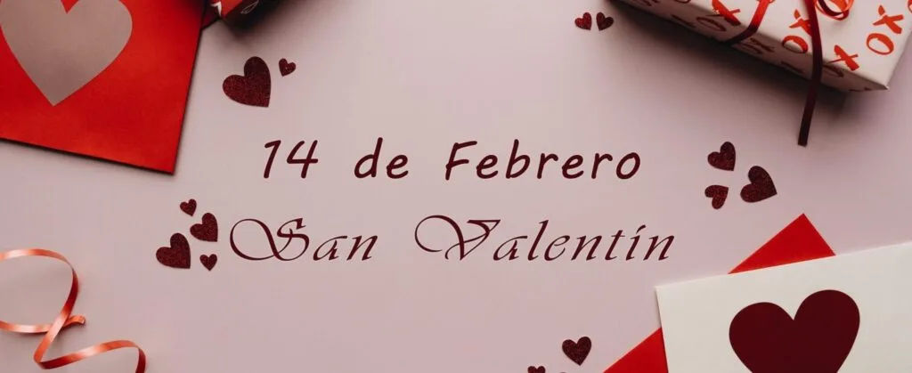 Decoraciones de San Valentín con corazones y tarjetas que dicen "14 de Febrero San Valentín.